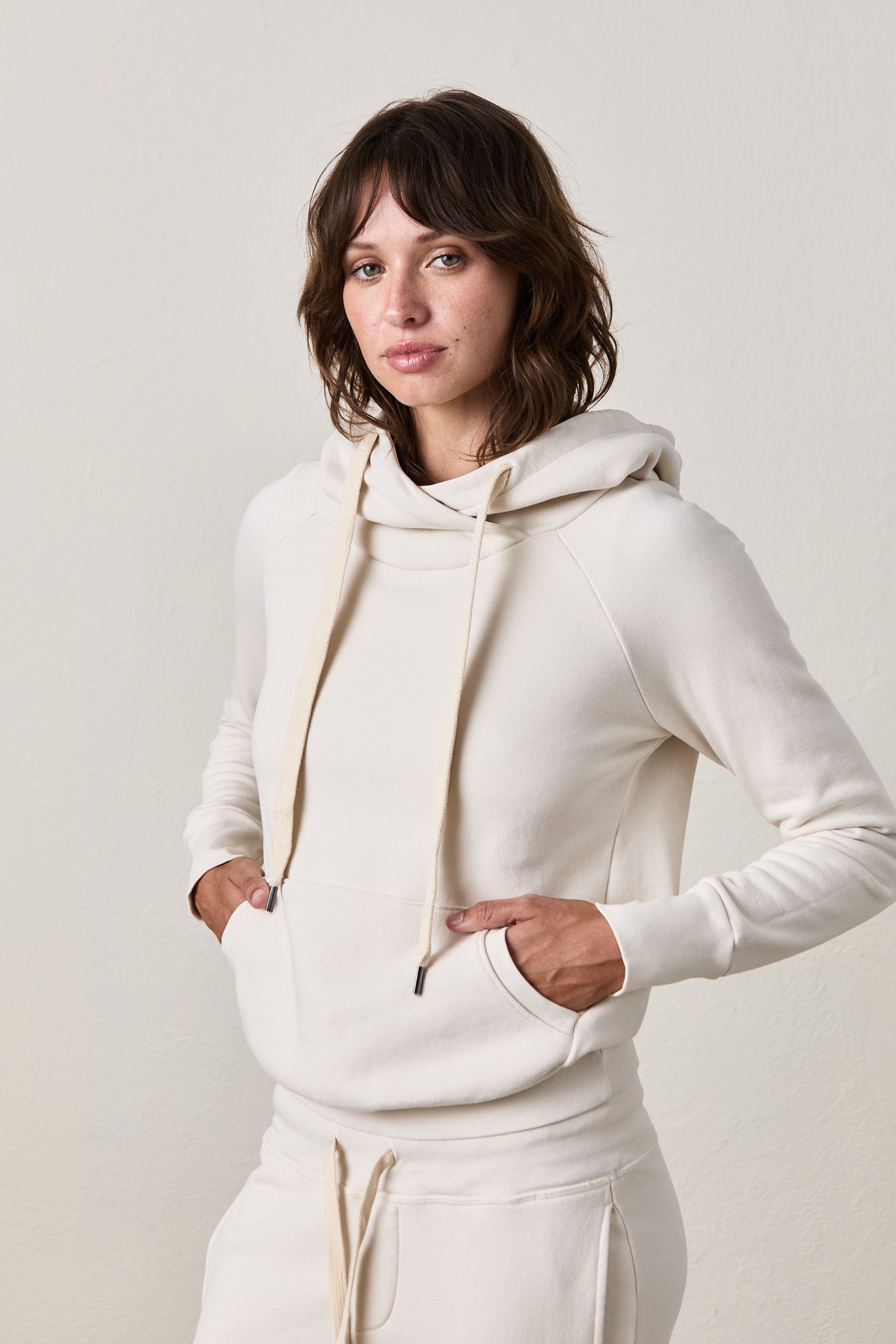 LISSE FITTED PULLOVER HOODY / IVORY